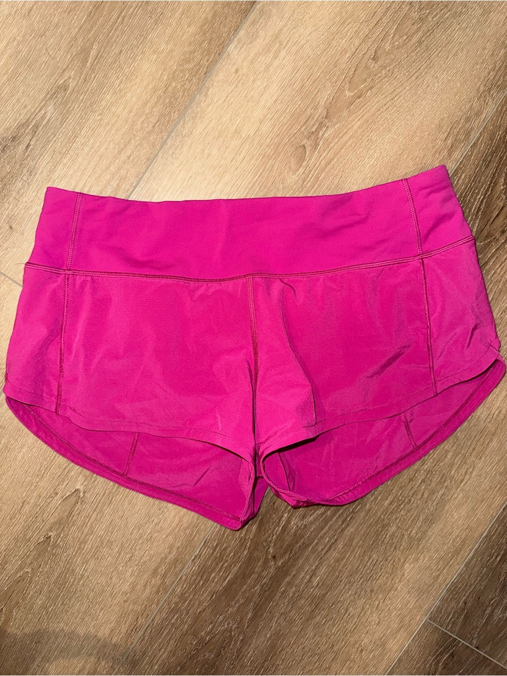 Lululemon Ripened Raspberry Pink 2.5” Speed Up Shorts size 4 EUC RARE
